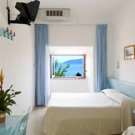 Eugenio Hotel 3*